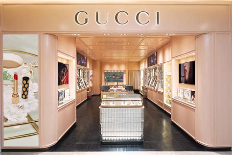 gucci retail stores